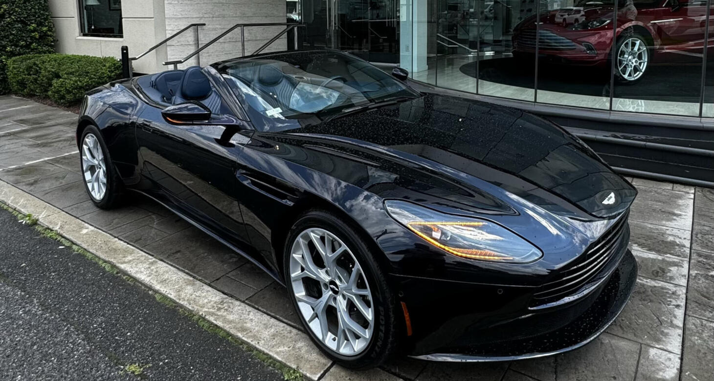 Aston Martin DB11